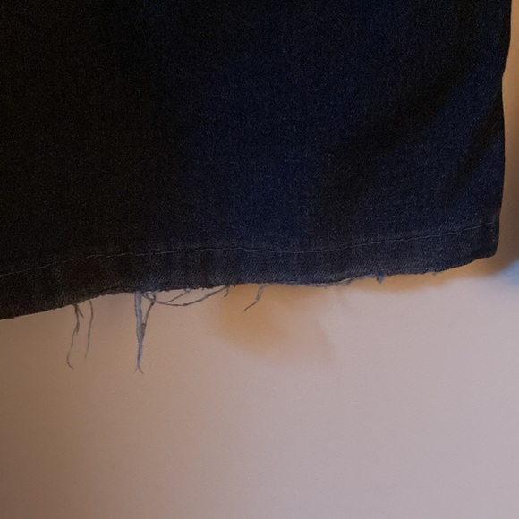 Vintage Tommy Hilfiger Belted Bell Canadian jeans size 30. Frayed bottom cuffs. - Picture 5 of 10